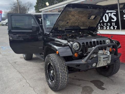 Used 2007 Jeep Wrangler Unlimited Sahara w/ Dual Top Group image 10