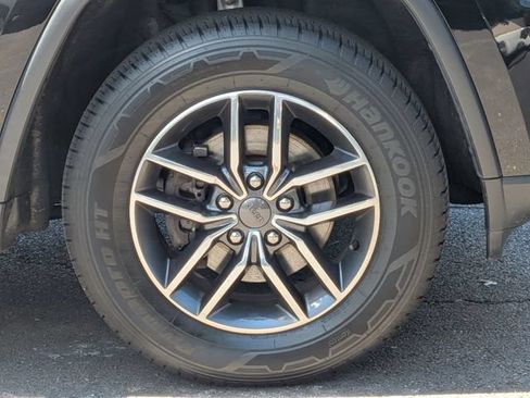 Used 2019 Jeep Grand Cherokee Limited AWD/4WD image 36