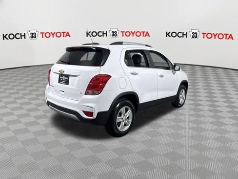 Used 2020 Chevrolet Trax LT w/ LT Convenience Package image 8