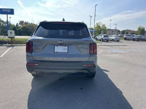 Certified 2021 Kia Sorento S w/ Panoramic Sunroof Package AWD/4WD image 4
