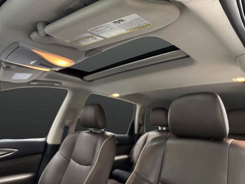 Used 2019 INFINITI QX60 Luxe w/ Essential Package image 7