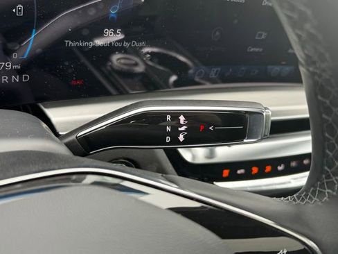 New 2025 Cadillac Lyriq Luxury AWD/4WD image 34