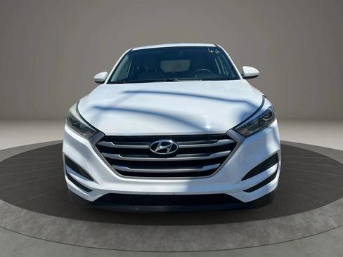 Used 2018 Hyundai Tucson SE AWD/4WD image 2