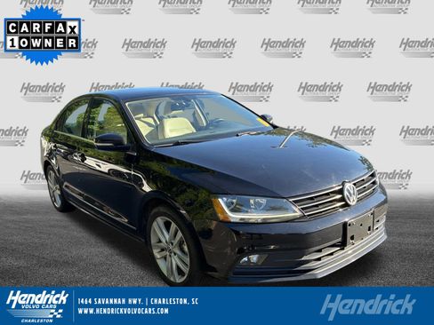 Used 2017 Volkswagen Jetta SEL FWD image 1