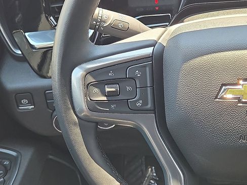 Used 2025 Chevrolet Silverado 1500 LT AWD/4WD image 18