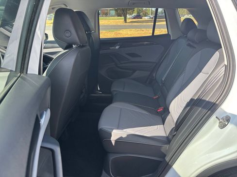 Used 2026 Volkswagen Tiguan SE AWD/4WD image 27