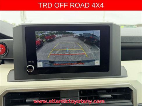 Certified 2024 Toyota Tacoma TRD Off-Road AWD/4WD image 23