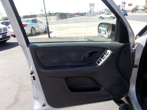 Used 2003 MAZDA Tribute LX image 15