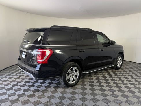 Used 2019 Ford Expedition XLT w/ Equipment Group 202A RWD image 9
