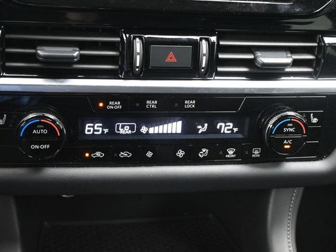 Certified 2025 Nissan Pathfinder SV FWD image 19