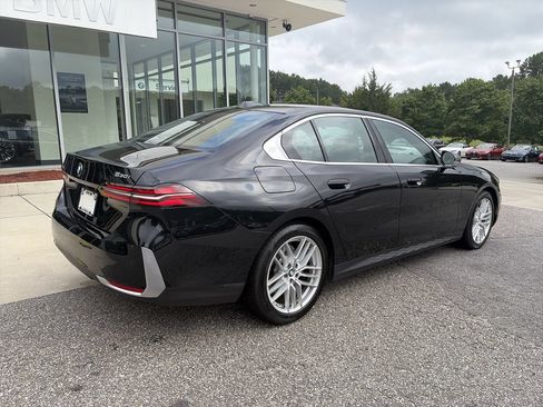 Used 2025 BMW 530i RWD image 8