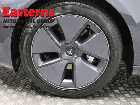 Used 2023 Tesla Model 3 Standard Range image 29
