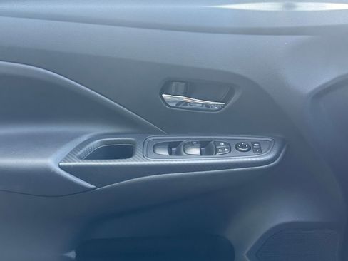 Used 2025 Nissan Versa SV FWD image 18