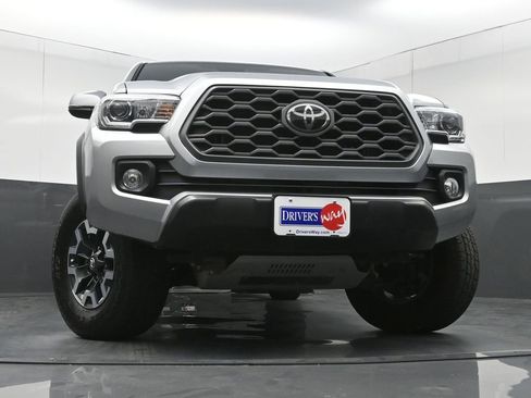 Used 2023 Toyota Tacoma TRD Off-Road w/ Technology Package AWD/4WD image 25