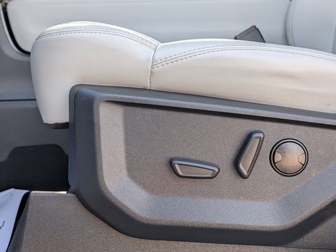 Certified 2025 Ford Expedition Platinum AWD/4WD image 27