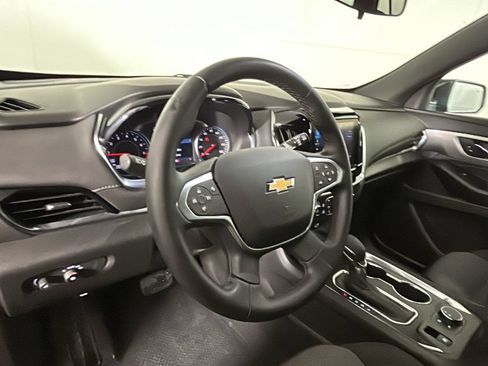 Used 2023 Chevrolet Traverse LT FWD image 15