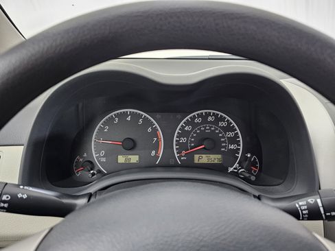 Used 2013 Toyota Corolla LE image 38