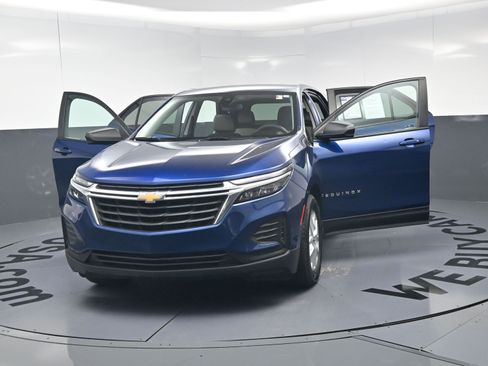Used 2022 Chevrolet Equinox LS w/ LS Convenience Package FWD image 22
