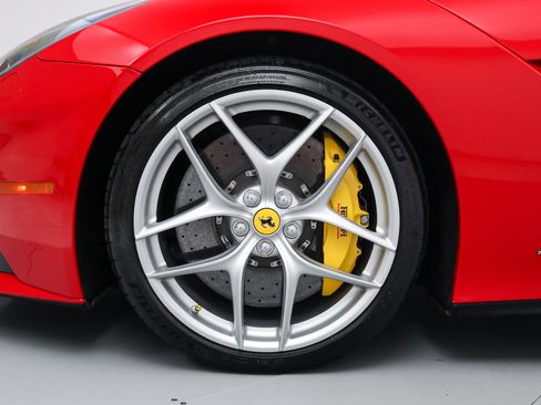 Used 2016 Ferrari F12 Berlinetta RWD image 37