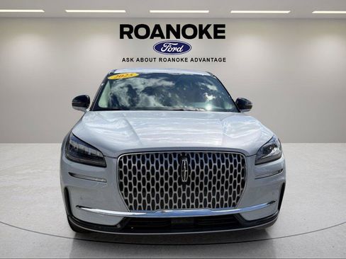 Used 2025 Lincoln Corsair AWD w/ Equipment Group 101A image 6