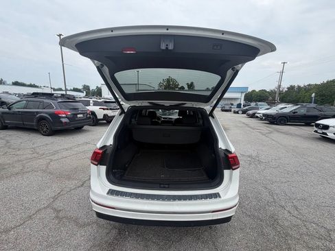 Used 2019 Volkswagen Tiguan SEL Premium R-Line AWD/4WD image 9