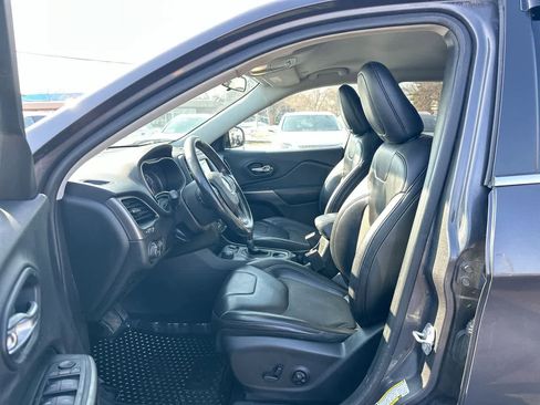 Used 2019 Jeep Cherokee Latitude Plus w/ Cold Weather Group image 20