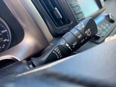 Used 2017 Toyota RAV4 XLE image 28