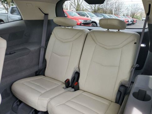 Certified 2022 Cadillac XT6 Premium Luxury w/ LPO, Floor Liner Package AWD/4WD image 34