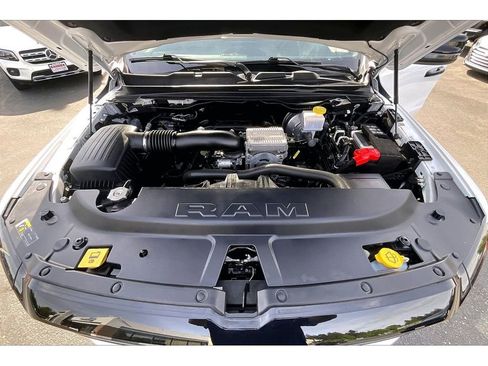 Used 2023 RAM 1500 Big Horn AWD/4WD image 10