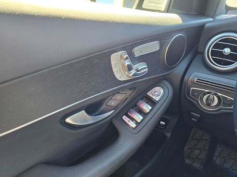 Used 2022 Mercedes-Benz GLC 300 4MATIC image 30