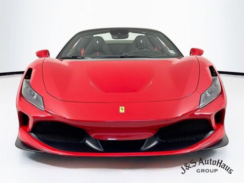 Used 2022 Ferrari F8 Tributo RWD image 2