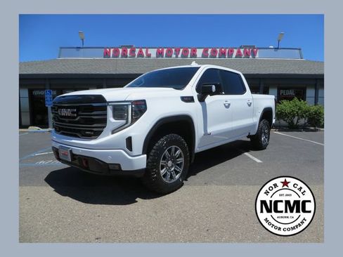 Used 2025 GMC Sierra 1500 AT4 AWD/4WD image 1