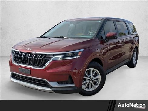 Used 2023 Kia Carnival LX image 1