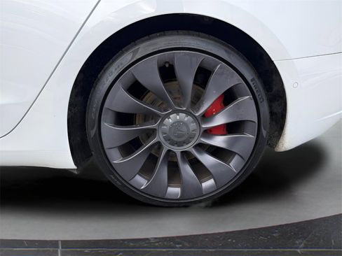 Used 2021 Tesla Model 3 Performance image 11