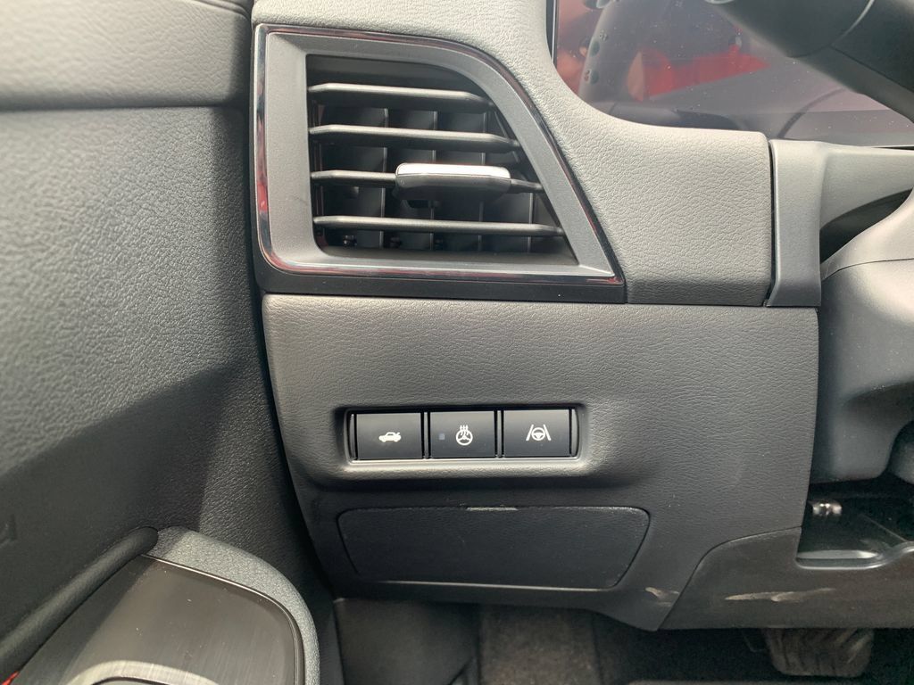New 2026 Nissan Sentra SR w/ SR Premium Package FWD image 16