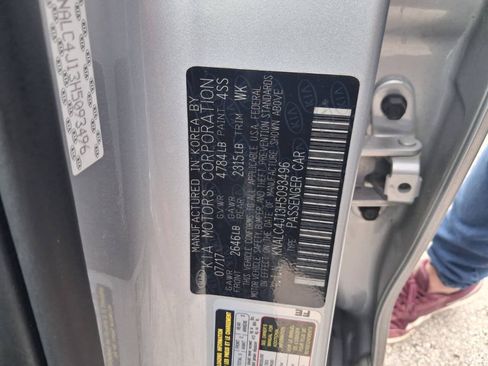 Used 2017 Kia Cadenza Technology FWD image 7