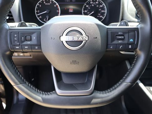 Used 2025 Nissan Rogue SV AWD/4WD image 11