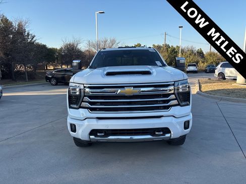 Used 2024 Chevrolet Silverado 2500 High Country w/ Technology Package image 2