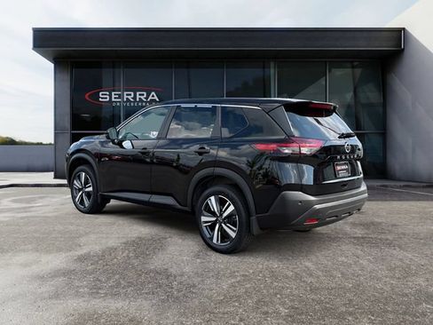 Used 2021 Nissan Rogue S FWD image 3