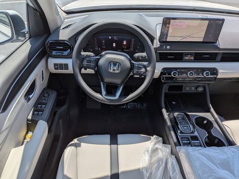 New 2026 Honda Pilot Touring image 32