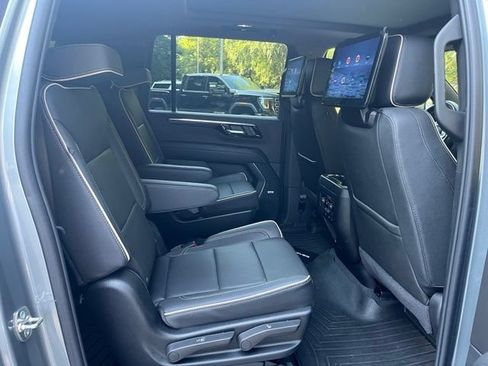 Used 2026 Chevrolet Suburban Premier AWD/4WD image 13