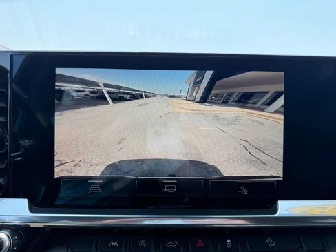 Used 2022 GMC Sierra 1500 SLT w/ SLT Premium Package AWD/4WD image 14