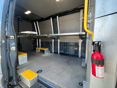 Used 2018 Mercedes-Benz Sprinter 2500 image 13