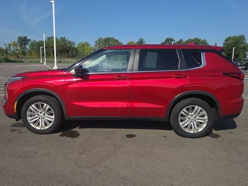 Used 2022 Mitsubishi Outlander SE FWD image 14