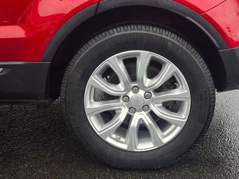 Used 2017 Land Rover Range Rover Evoque SE image 12