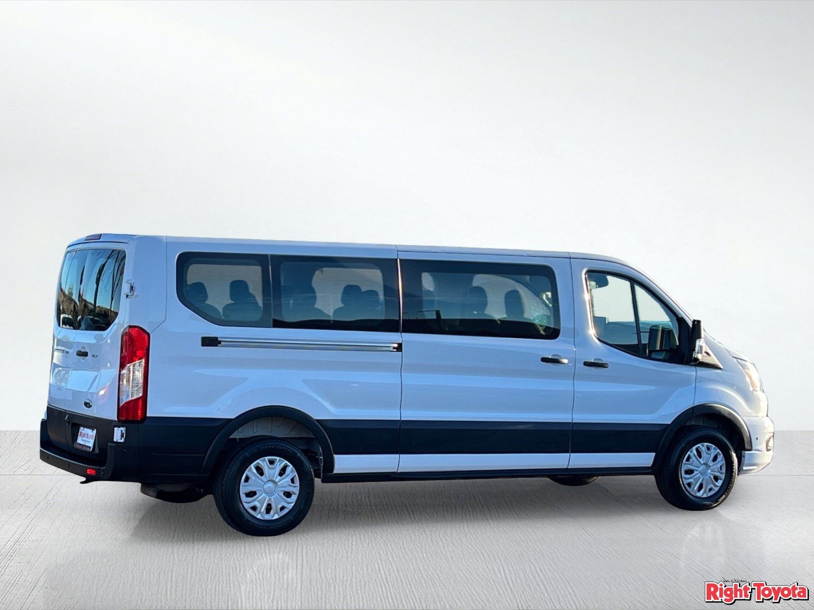 Used 2025 Ford Transit 350 XLT RWD image 5