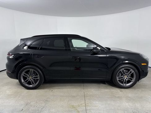 Certified 2024 Porsche Cayenne AWD/4WD image 8