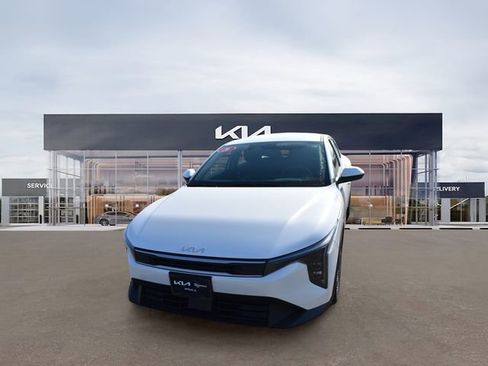 New 2026 Kia K4 FWD image 8