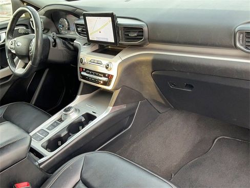 Used 2021 Ford Explorer XLT w/ Equipment Group 202A image 22