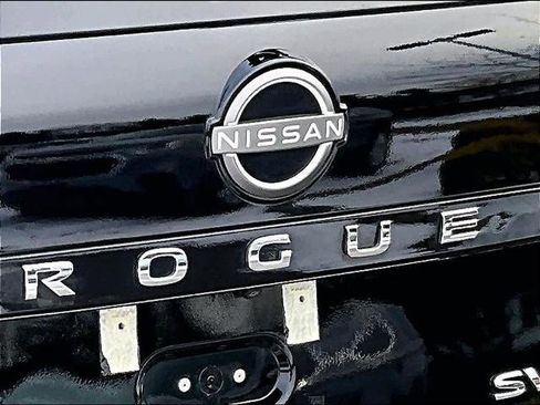 Certified 2023 Nissan Rogue SV image 27